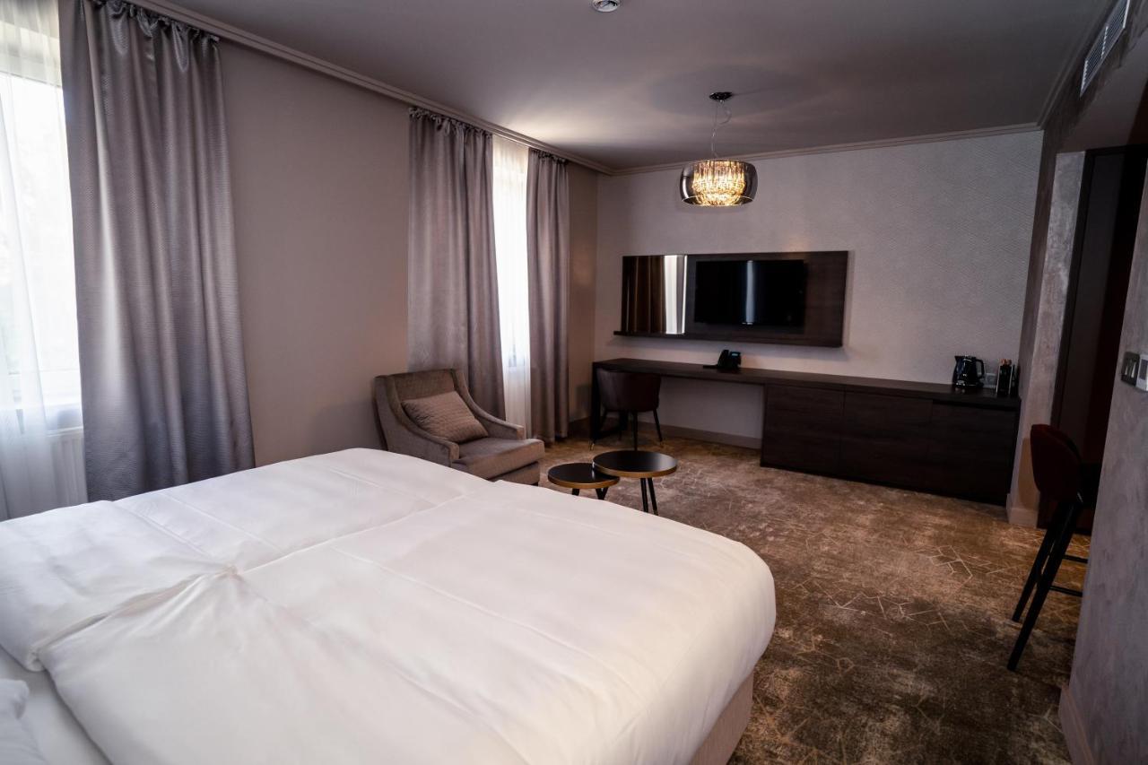 Hotel Europa Komárno Esterno foto