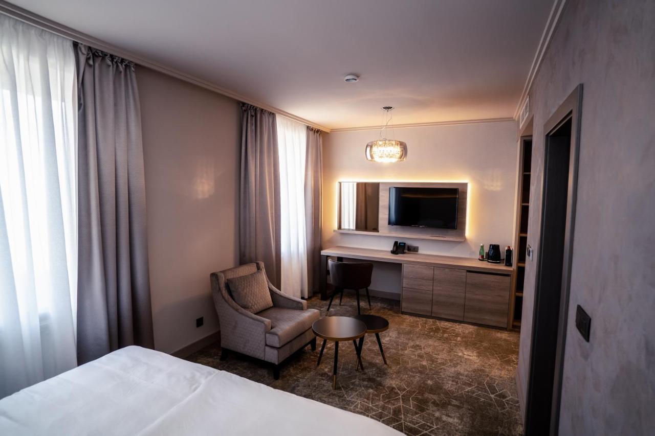 Hotel Europa Komárno Esterno foto