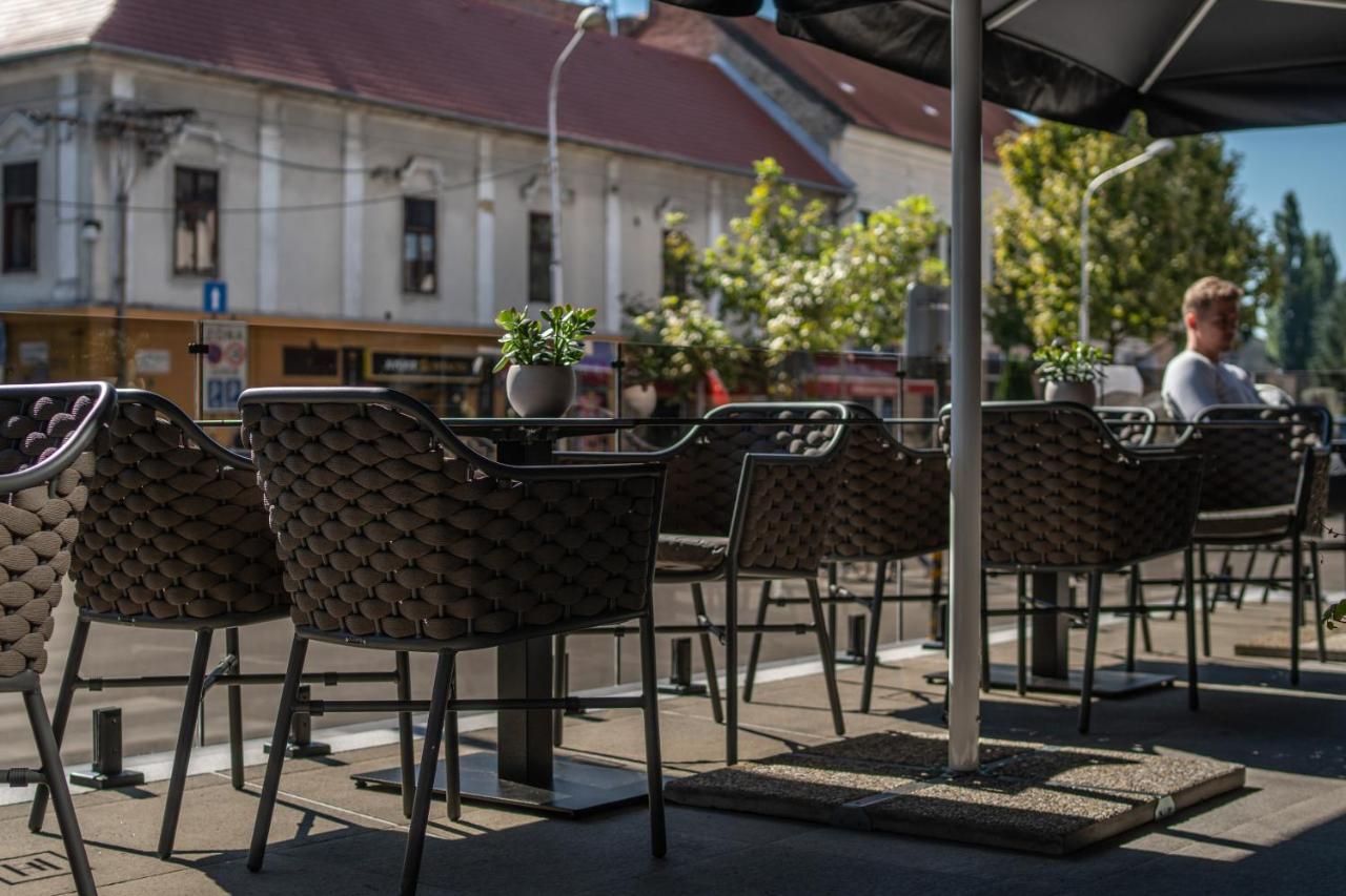Hotel Europa Komárno Esterno foto
