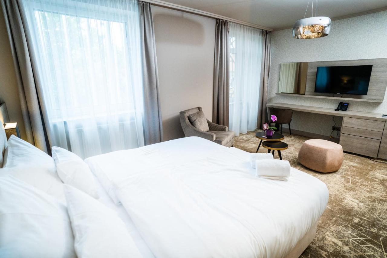 Hotel Europa Komárno Esterno foto