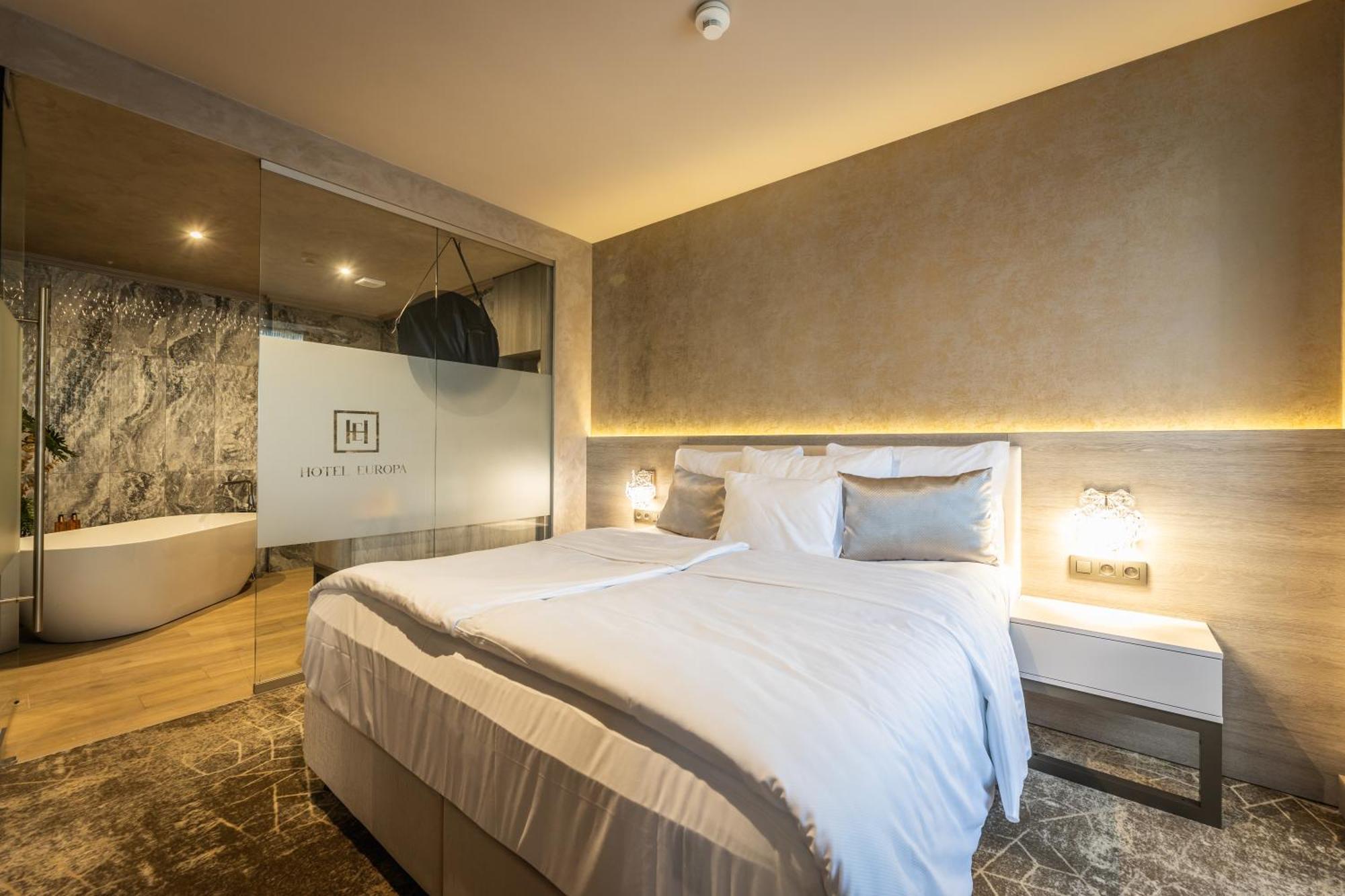 Hotel Europa Komárno Esterno foto