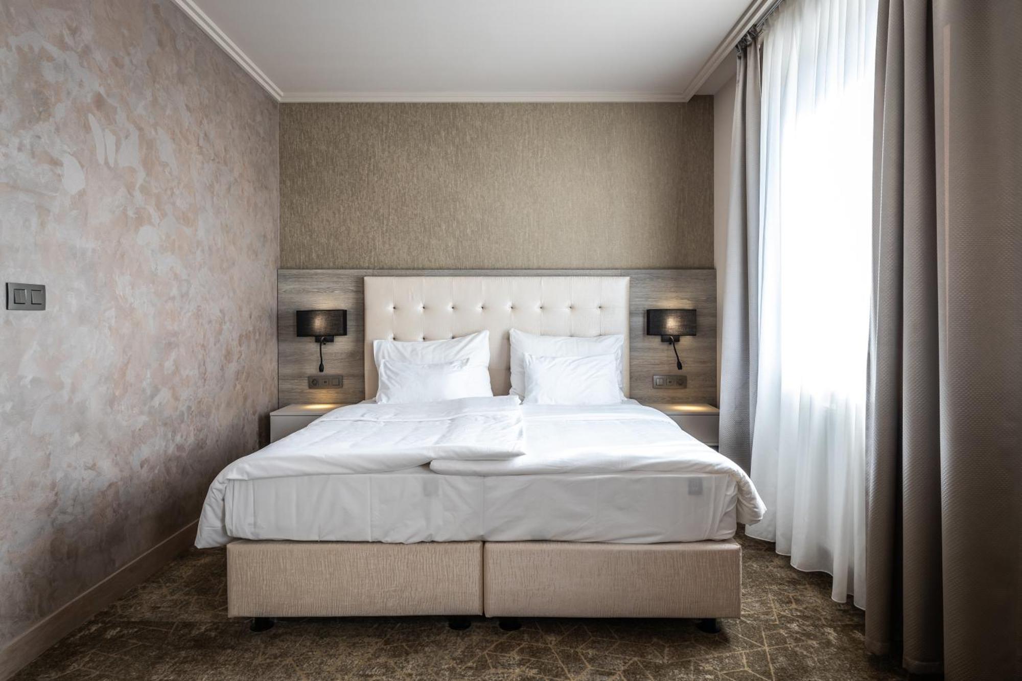 Hotel Europa Komárno Esterno foto