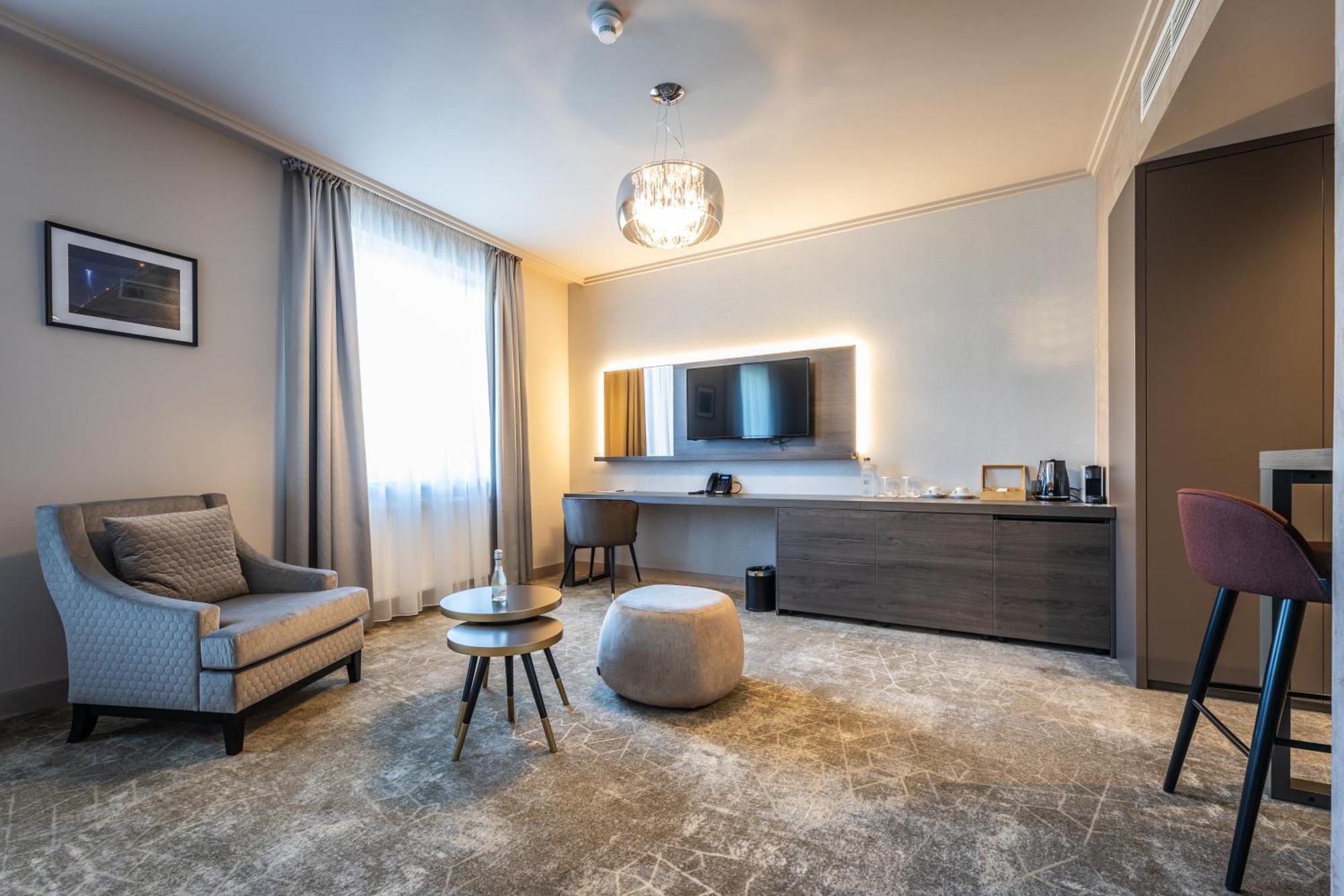 Hotel Europa Komárno Esterno foto