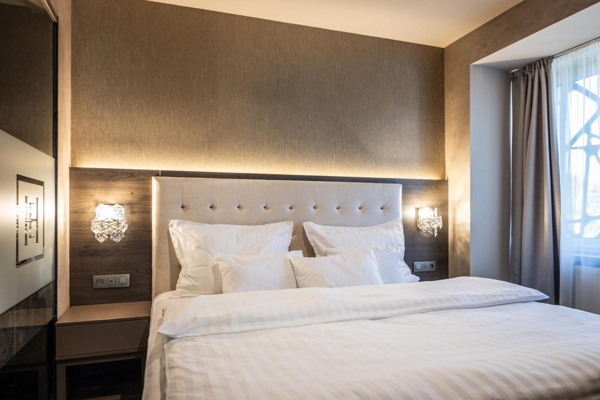 Hotel Europa Komárno Esterno foto
